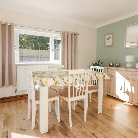 Holiday home Lower Brambleside *